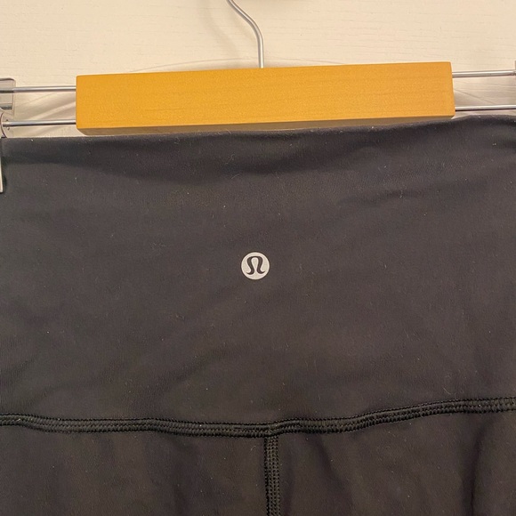Lululemon Tech Mesh 28” - Picture 5 of 6